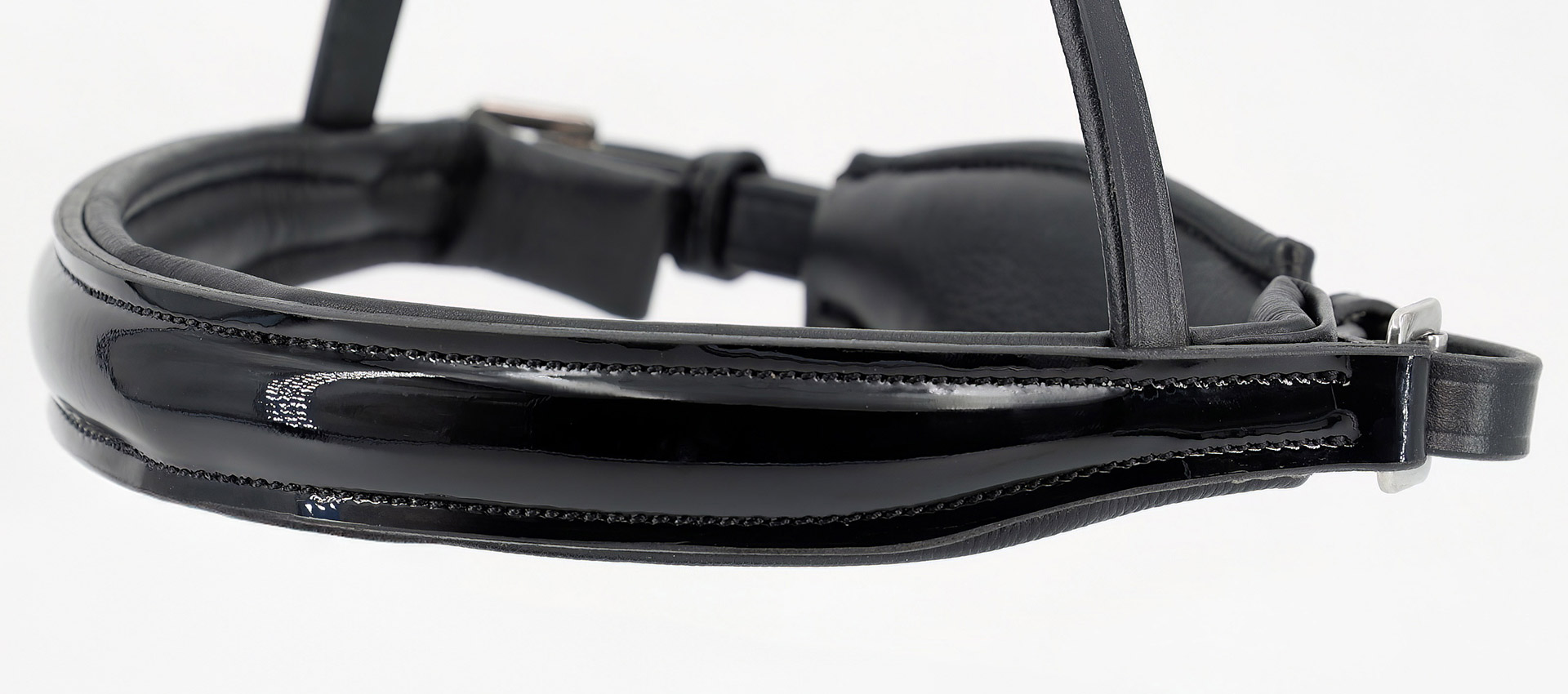 Reithalfter-Lack-ohne-Sperrriemen-anatomisch-Selection-schwarz-Warmblut-Vollblut Reithalfter-Lack-ohne-Sperrriemen-anatomisch-Selection-schwarz-Warmblut-Vollblut