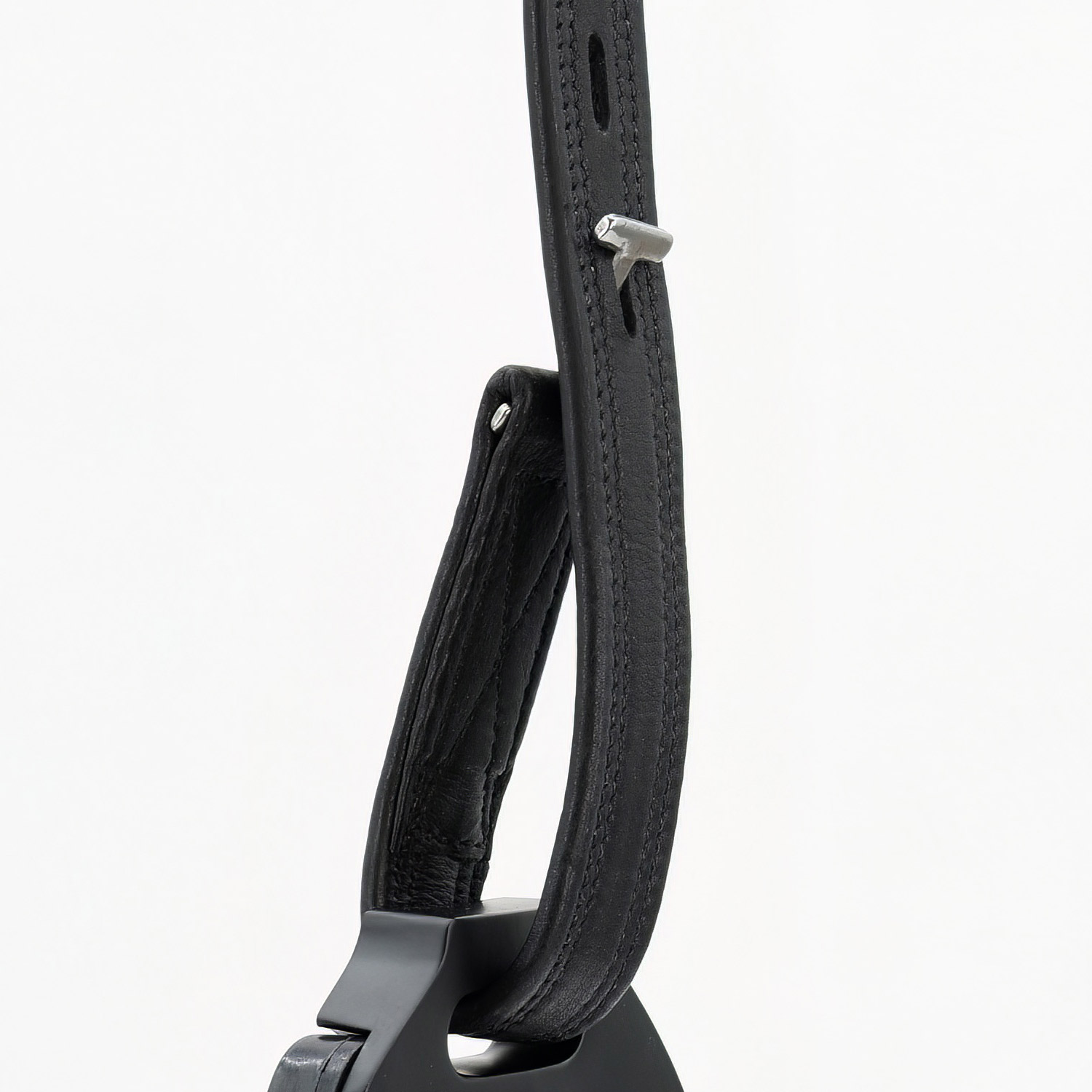 Heinick-Mono-Steigbuegelriemen-Softleder-mit-T-Metallstueck