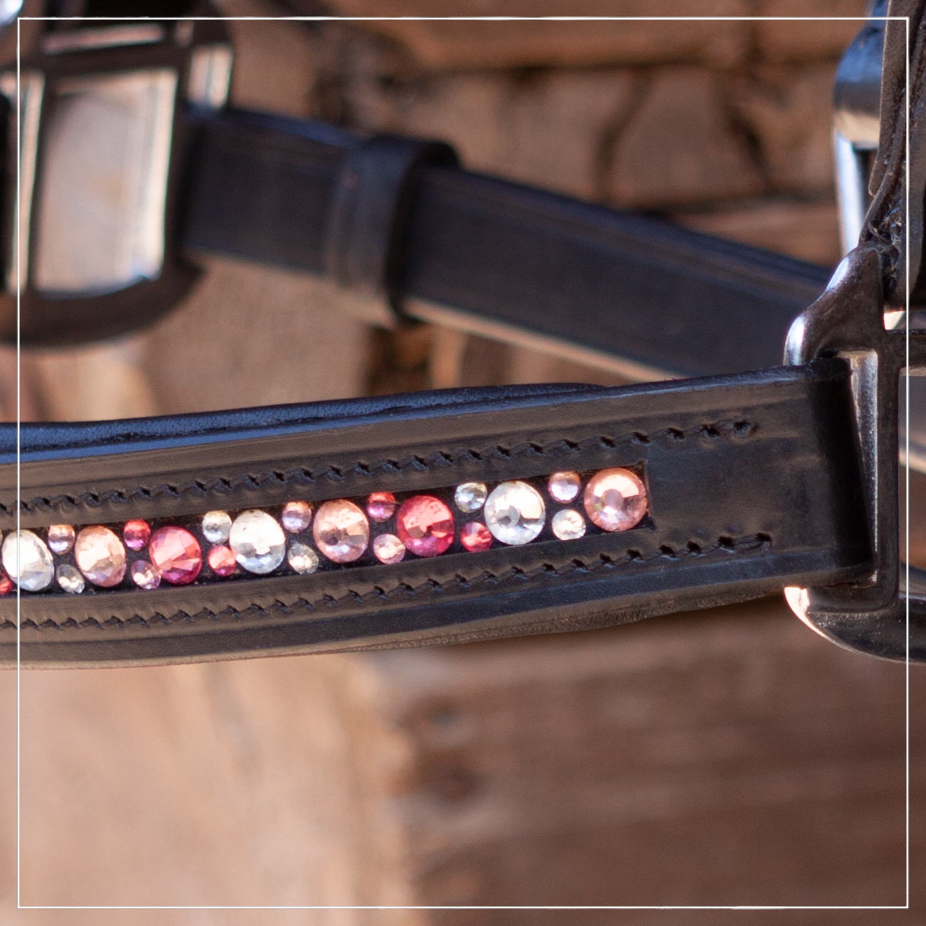 Lederhalfter-mit-Strass-Besatz-Glitzer-Dust-Heart-Kette-WB-VB