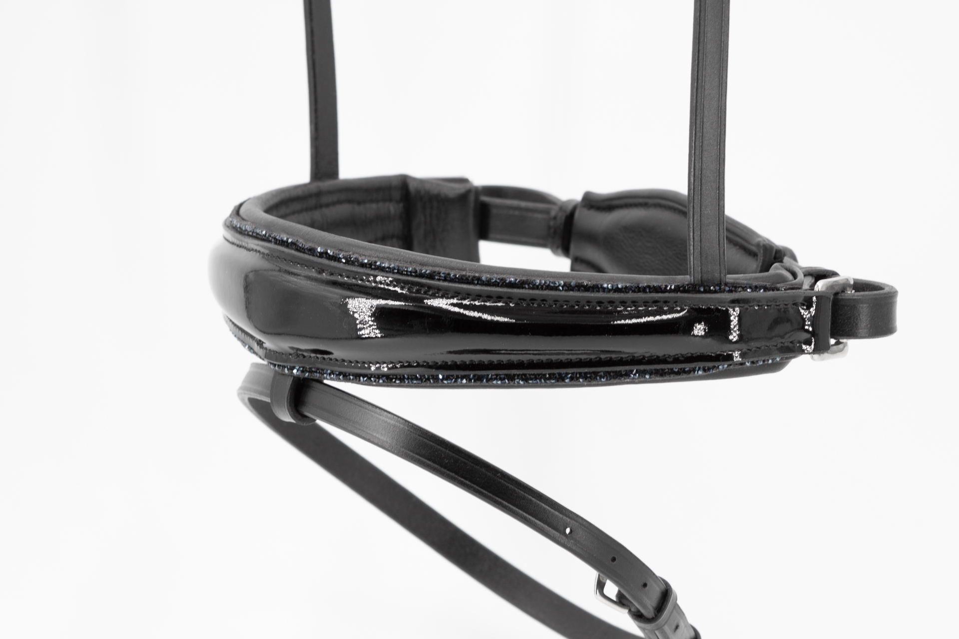 Reithalfter-Shiny-schwarz-mit-Sperrriemen