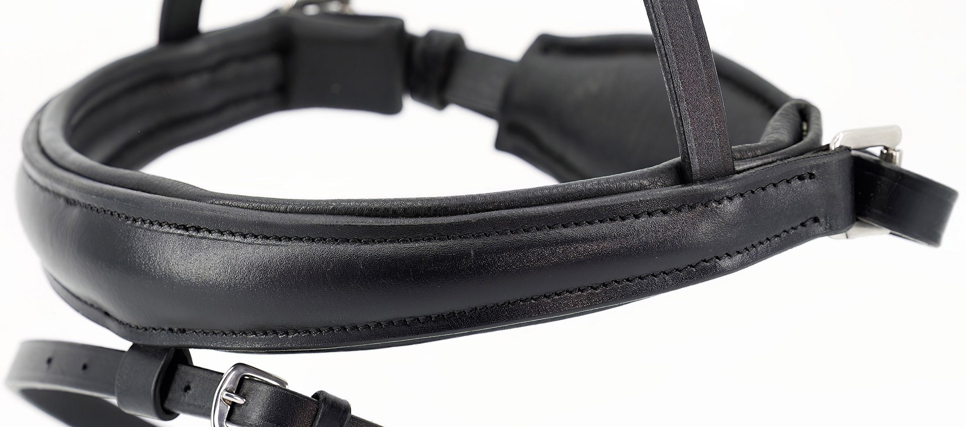 Reithalfter-entfernbarer-Sperrriemen-anatomisch-Performance-schwarz