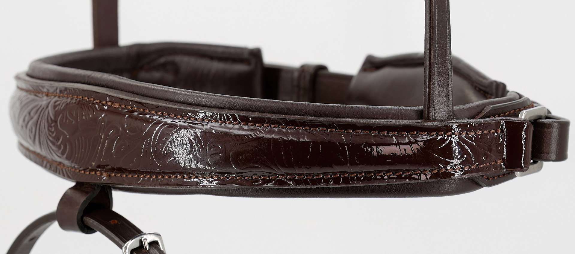 Reithalfter-Paisley-mit-Muster-Braun-Lack-entfernbarer-Sperrriemen